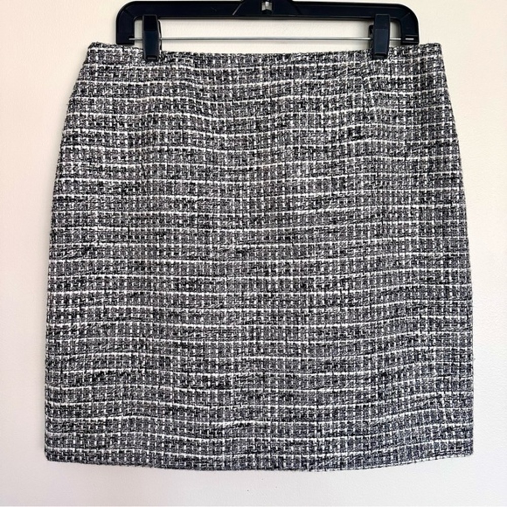 White House Black Market Black and White Tweed Skirt Size 10